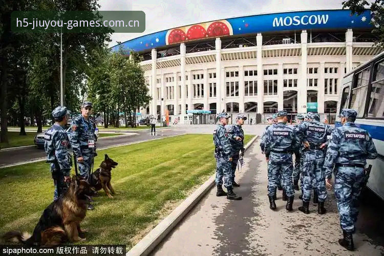 世界杯安保策略深度评测：英美警务合作缩减背后的博弈与应对